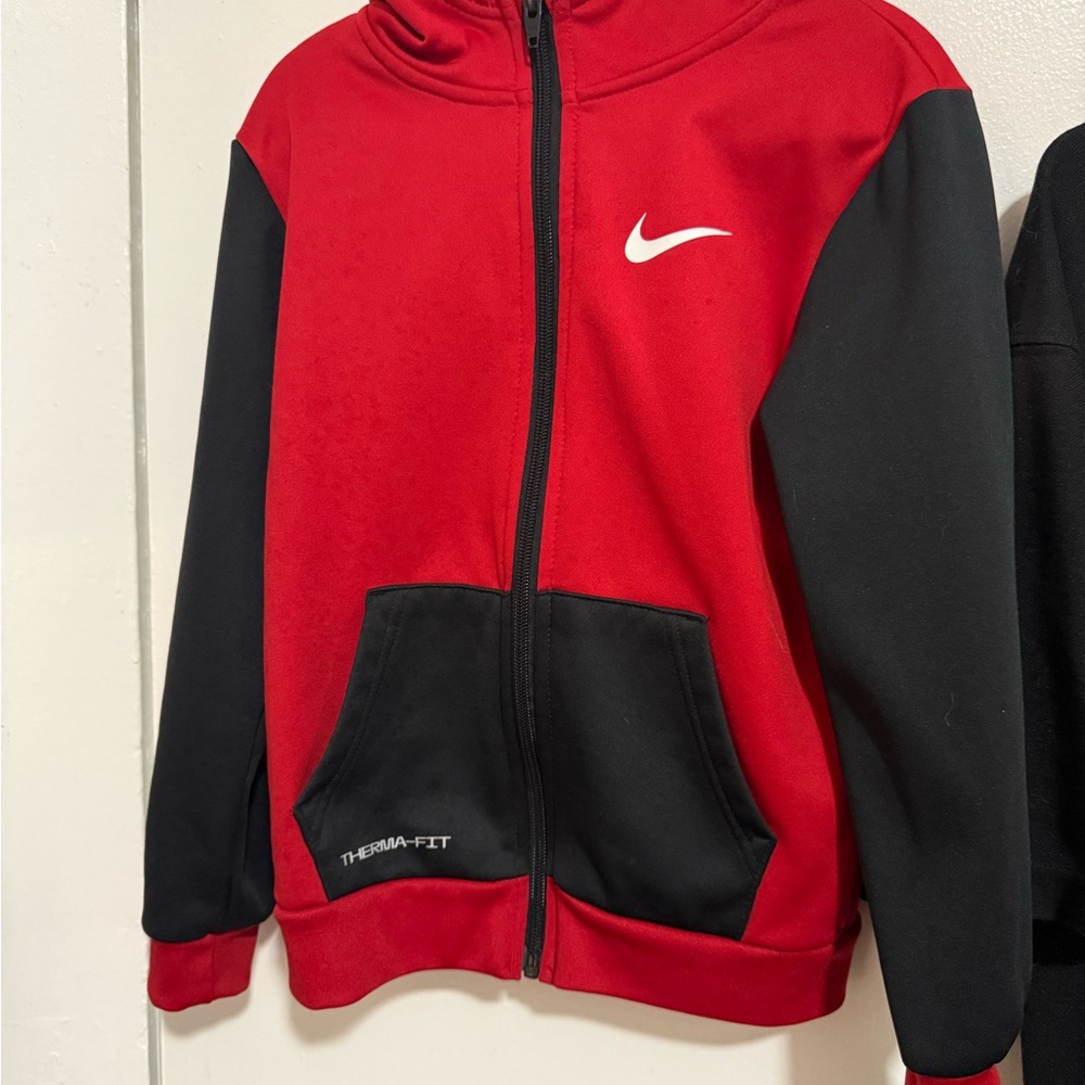 Nike Red and Black Full-Zip Therma-Fit Hoodie